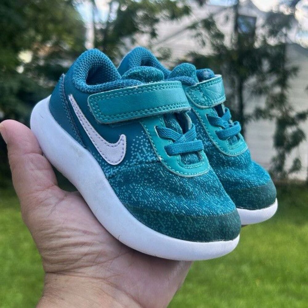 Nike Teal White Mesh Low Top Sneaker Hook & Loop Strap Baby/Toddler Size 6
